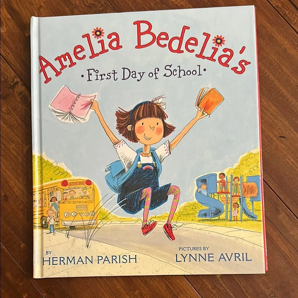 Amelia Bedelia's First‎ Day of School Hardcover Book NEW
